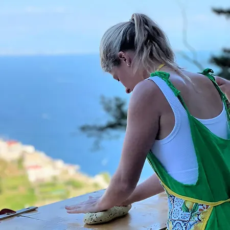 Nina Villa