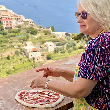 Nina Amalfi